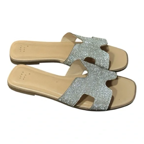 A New Day Sparkling Silver Slide Sandals Size 9 - Picture 3 of 4